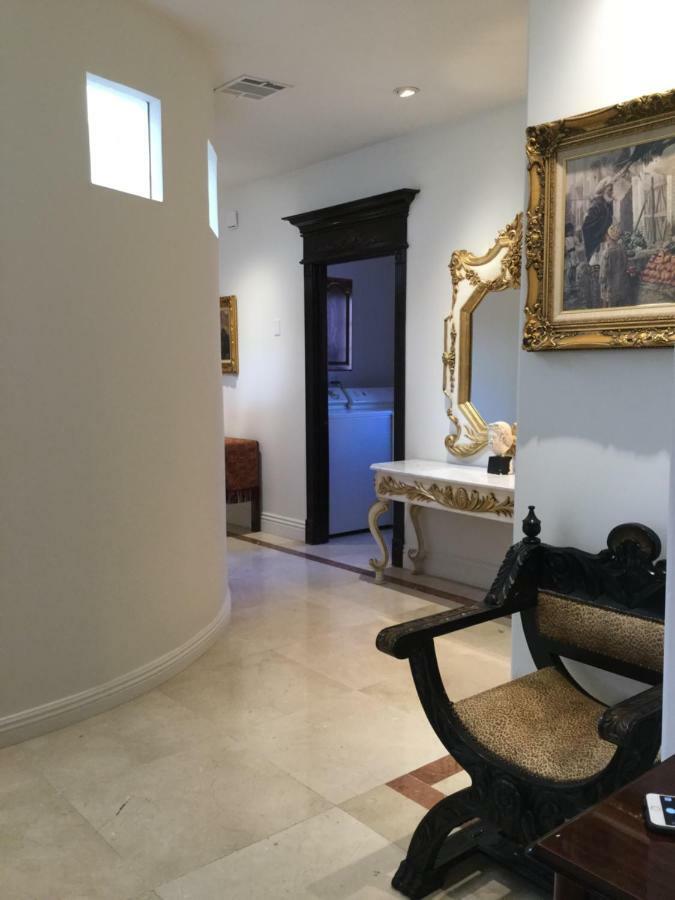 Entire Second Flr - Santa Monica Luxury Roman Villa Los Angeles Exterior photo